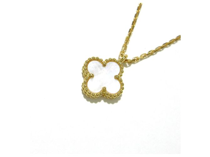 Van Cleef & Arpels Alhambra - view 2
