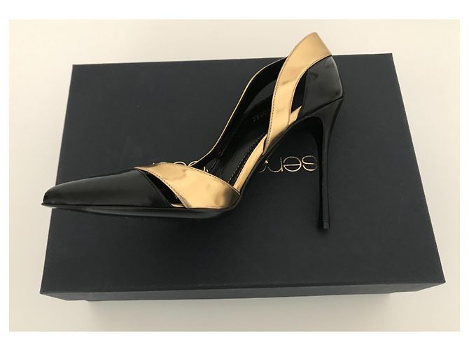 Décolleté Sergio Rossi Still Nere Verniciate Oro Nero Gold hardware - vista 3