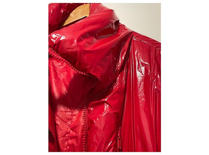 Autre Marque Rote Oversized Pufferjacke aus Vinyl - Ansicht 10