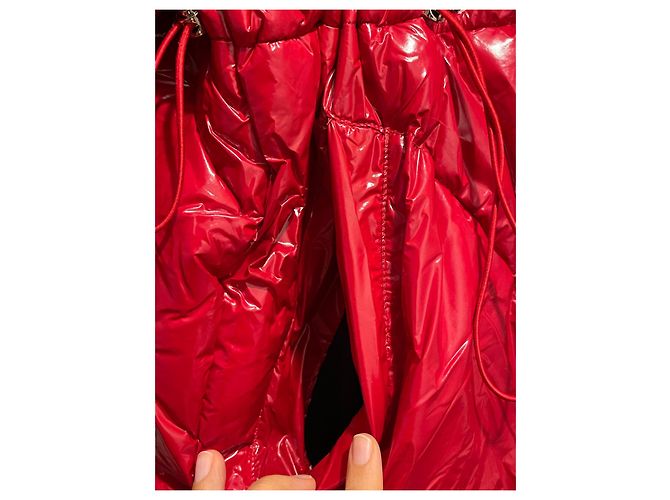 Autre Marque Rote Oversized Pufferjacke aus Vinyl - Ansicht 6