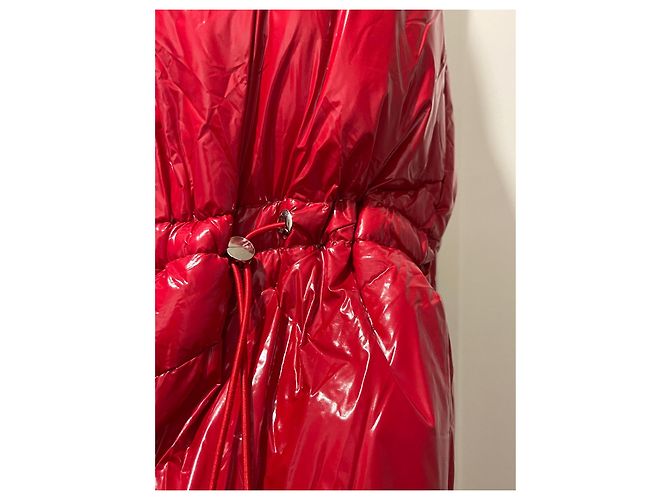 Autre Marque Rote Oversized Pufferjacke aus Vinyl - Ansicht 9