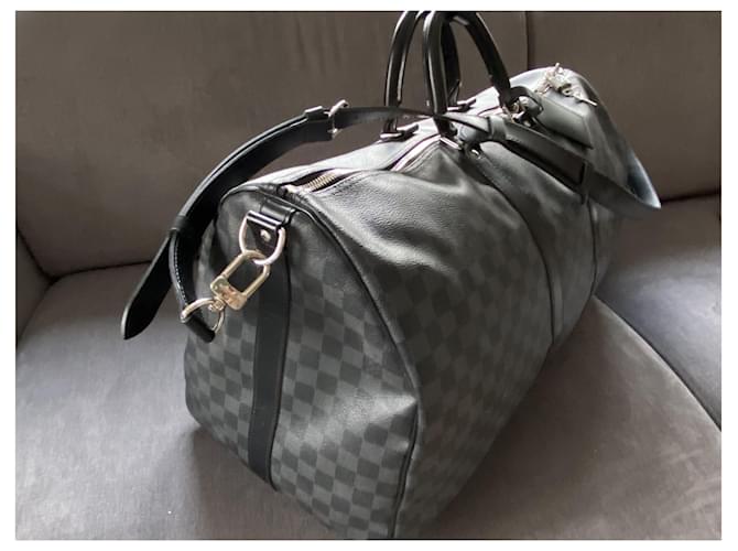Abbesses Louis Vuitton Borsa a tracolla Keepall 55 Grigio antracite - vista 3