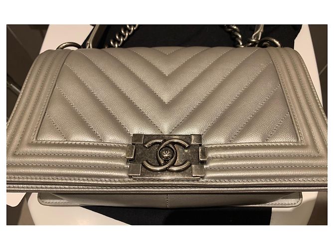 Chanel Boy Bag in pelle caviar grigia Grigio - vista 3