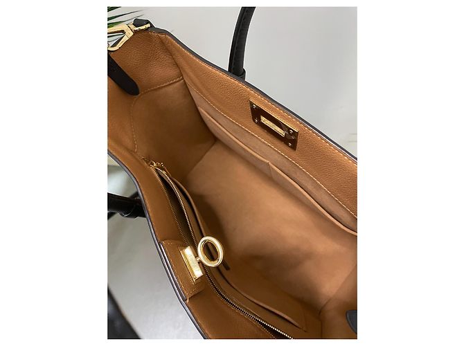 Louis Vuitton Tote On My Side Beige in Pelle - vista 2