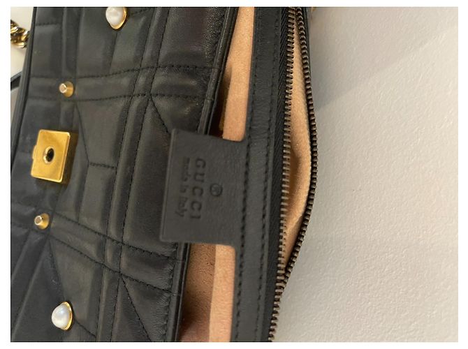 Bolsa Gucci Marmont Acolchoada de Pele de Cordeiro com Pérolas Preta Preto - vista 3