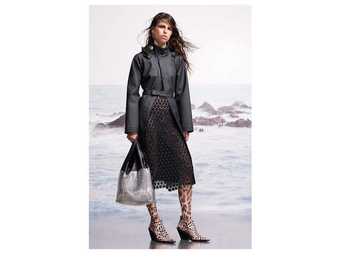 Gabardina de Paco Rabanne x Guy Cotten - vista 2