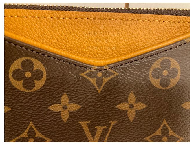 Louis Vuitton Pochette Pallas BB Marrone Senape - vista 2