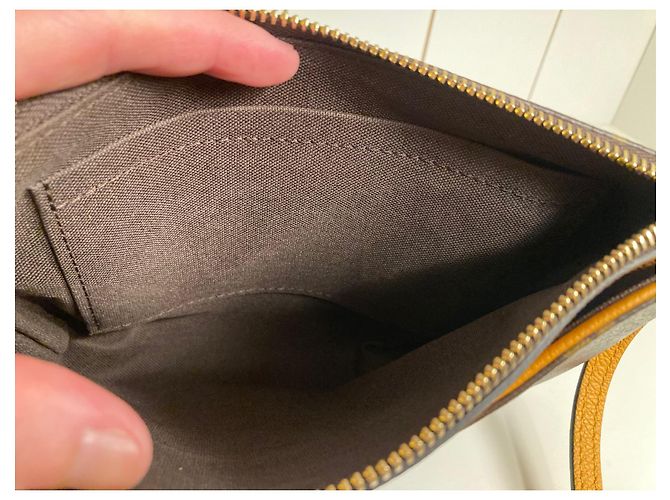 Louis Vuitton Pochette Pallas BB Marrone Senape - vista 7