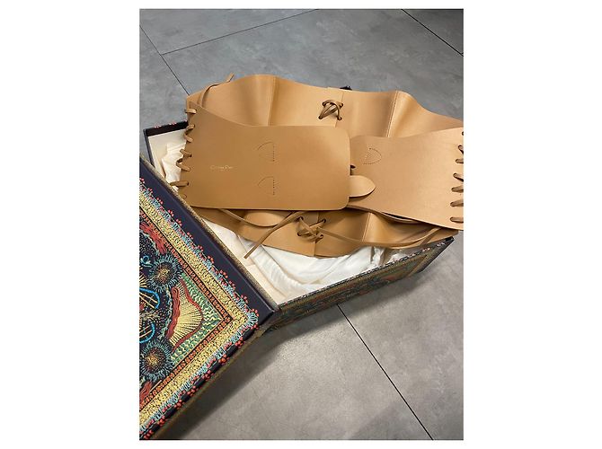 Christian Dior Korsettgürtel mit D-Spitze 2021 Kreuzfahrt Beige - Ansicht 3