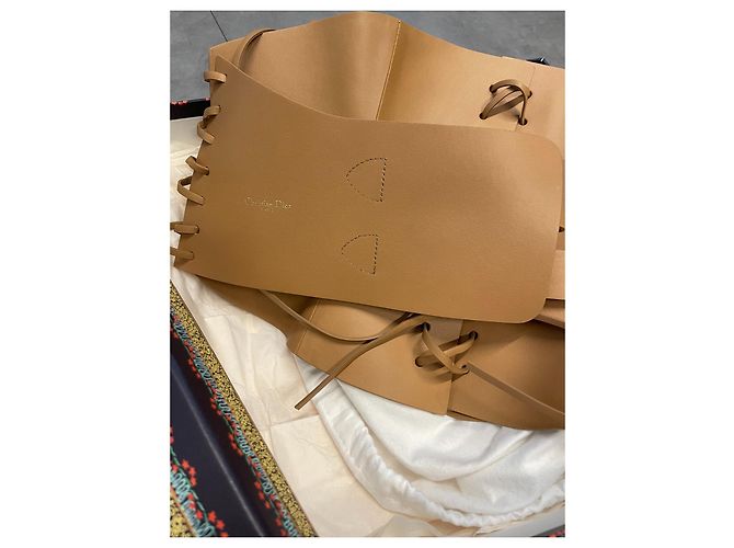 Christian Dior Korsettgürtel mit D-Spitze 2021 Kreuzfahrt Beige - Ansicht 4