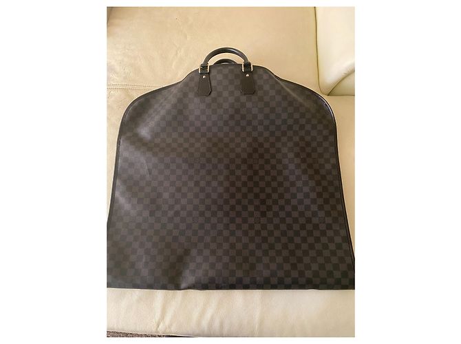 Louis Vuitton Damier Graphite Copriabito N48230 Grigio - vista 2