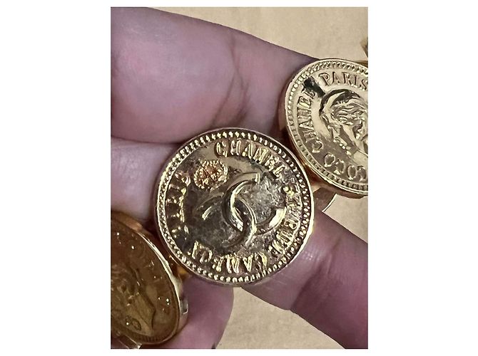 BRACCIALE COIN CUFF CON LOGO CHANEL E MADEMOISELLE Gold hardware - vista 7
