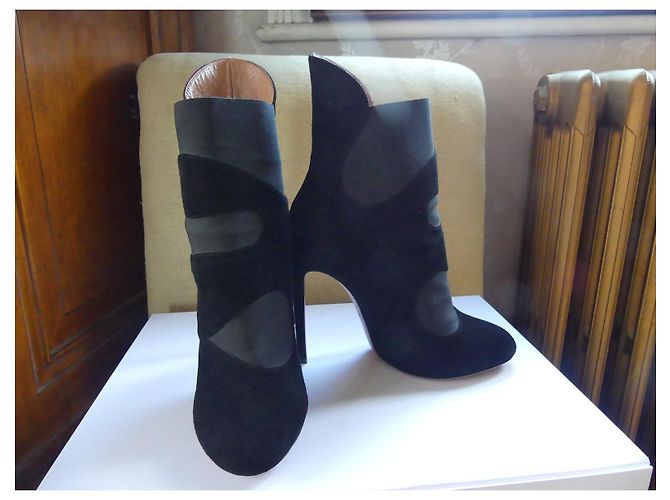 Stivaletti Alaïa in camoscio nero - vista 2