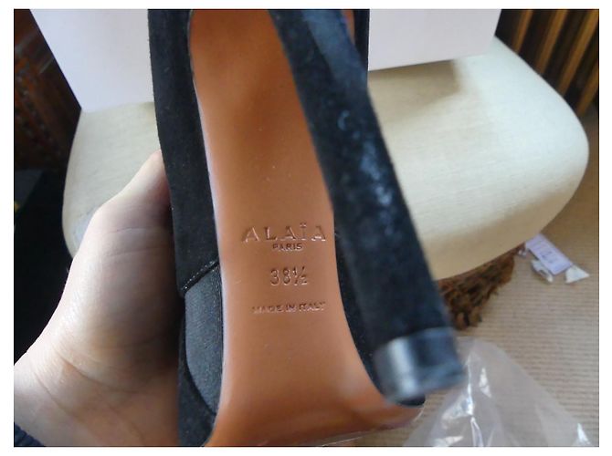 Stivaletti Alaïa in camoscio nero - vista 4