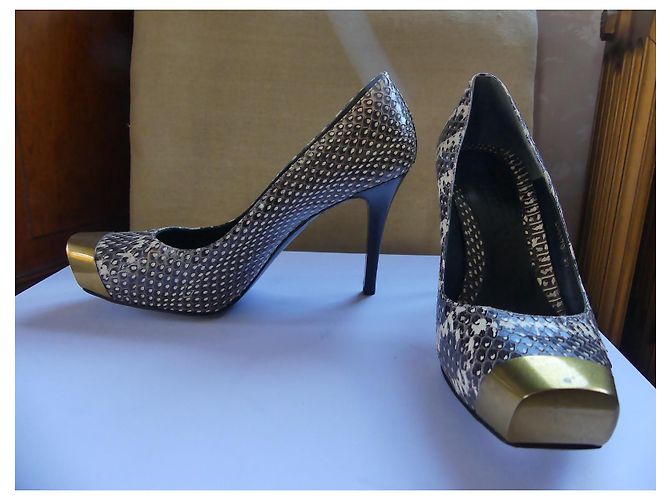 Alexander McQueen Python Pumps Black White - view 2