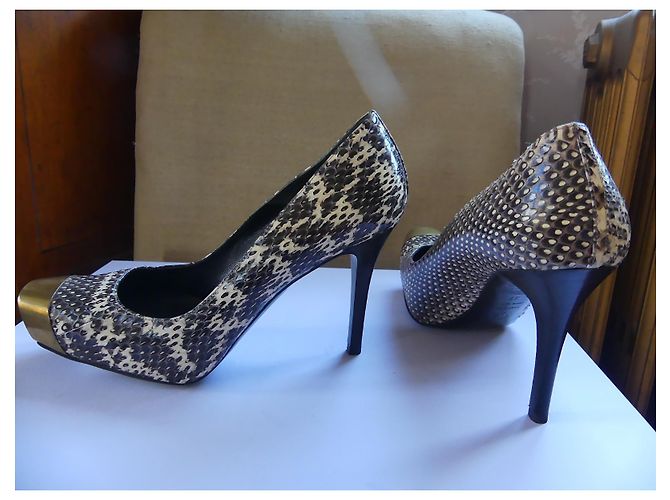 Alexander McQueen Python Pumps Black White - view 3