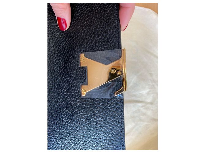 Capucines Louis Vuitton Purses, wallets, cases Black - view 4