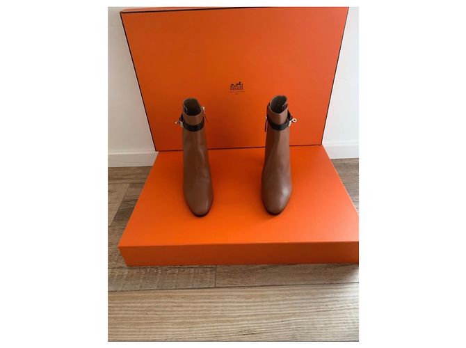 Kelly Stivali Hermès Saint-Germain Marrone Nero Marrone chiaro - vista 3