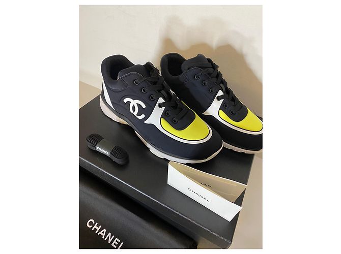 Chanel Sneakers Uomo Nero / Giallo . taille 41 . - vista 3