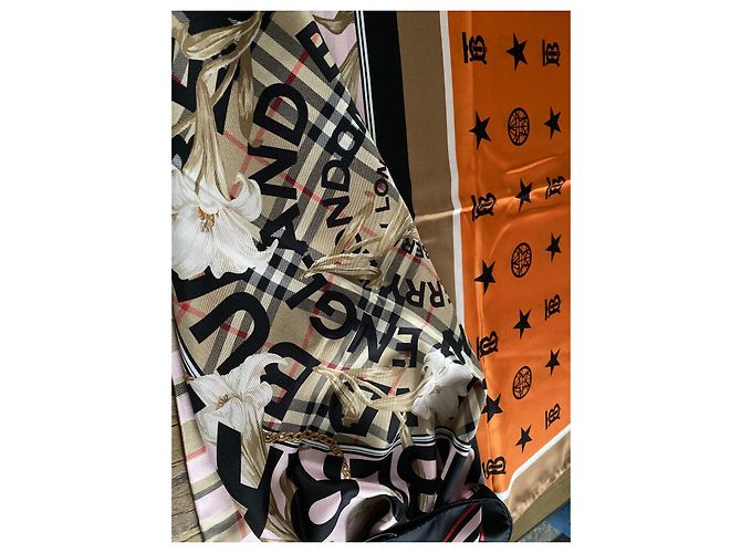 Sciarpa in seta con stampa Burberry Montage 210X70 cm Multicolore - vista 5