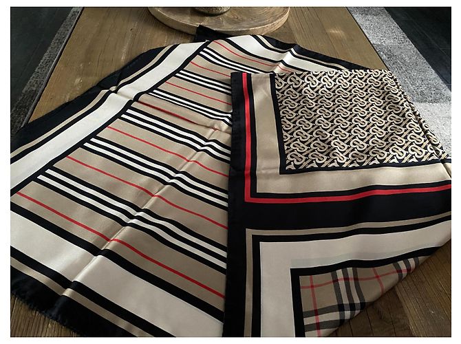 Sciarpa in seta con Monogramma, righe iconiche e check Burberry - vista 5