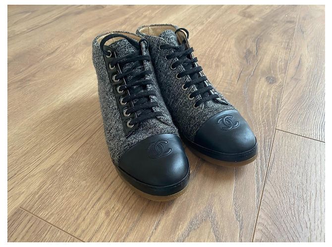 Botas Chanel de tweed e couro cinza 37.5 - vista 2
