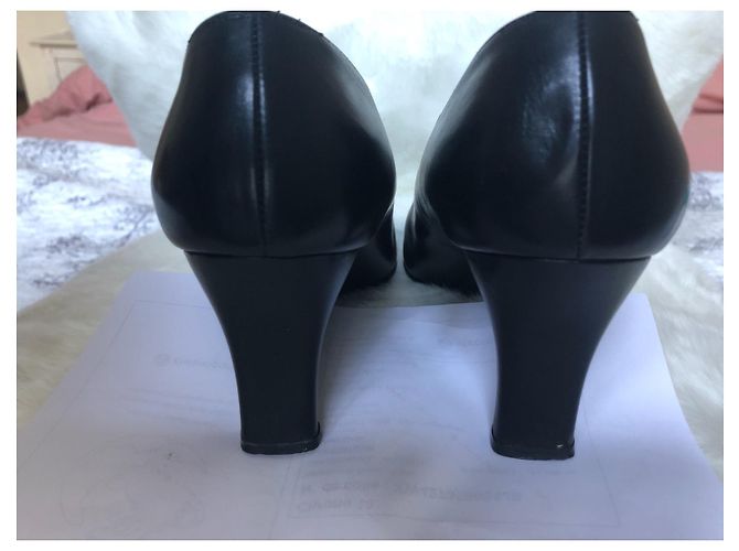 Autre Marque Décolleté Salvatore Ferragamo in pelle nera Nero - vista 9