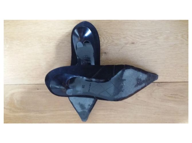 Escarpins Chanel en velours noir taille 38 - vue 5