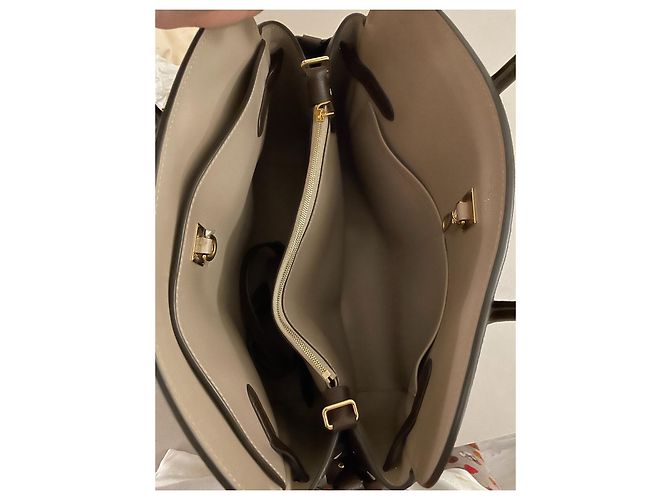 Louis Vuitton Milla Handtasche aus dunkelbraunem Leder - Ansicht 9
