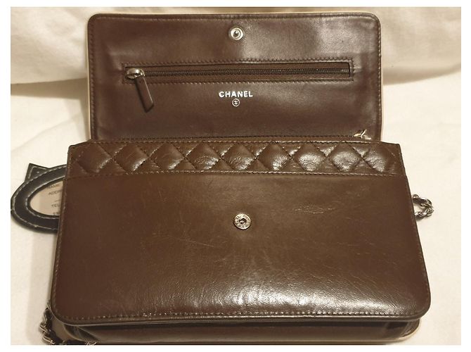 Chanel Wallet on Chain Chocolate Leather - view 3