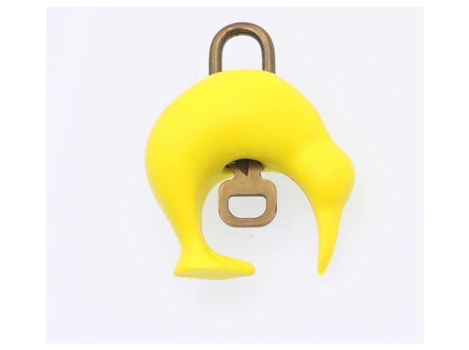 LOUIS VUITTON CUP Cadenas Jaune LV Auth 25836 - vue 2