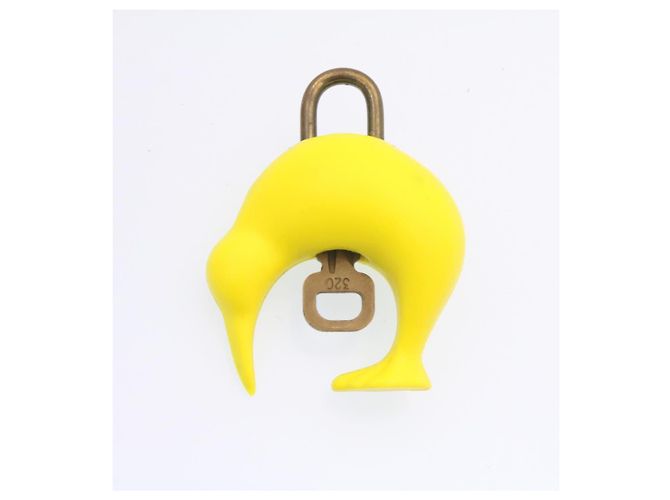 LOUIS VUITTON CUP Cadenas Jaune LV Auth 25836 - vue 3