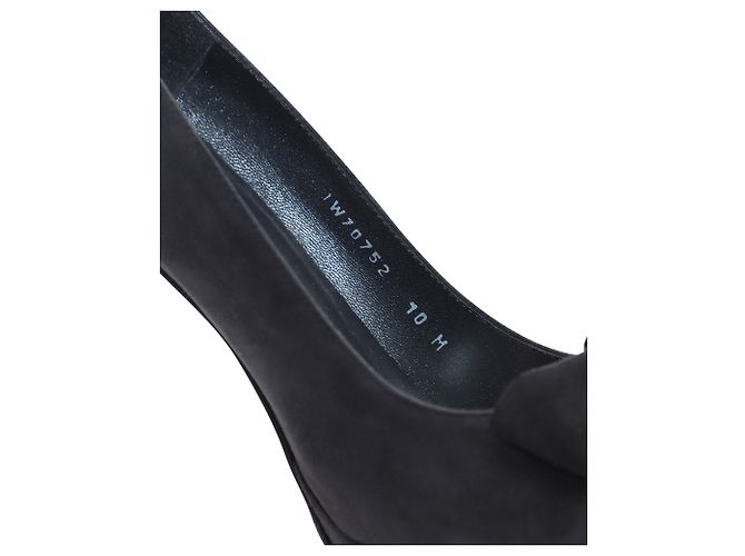 Stuart Weitzman Heels mit Schleifendetail aus schwarzem Wildleder - Ansicht 6