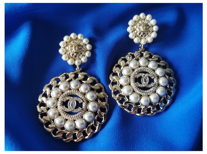 CHANEL XL Ohrstecker mit Perlen & Strass Golden - Ansicht 2