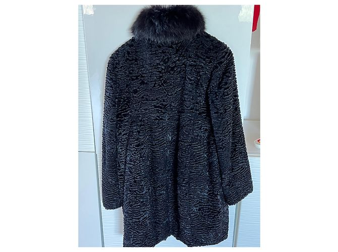 Abrigo Max Mara Negro Estilo Astracán con Cuello de Zorro - vista 2