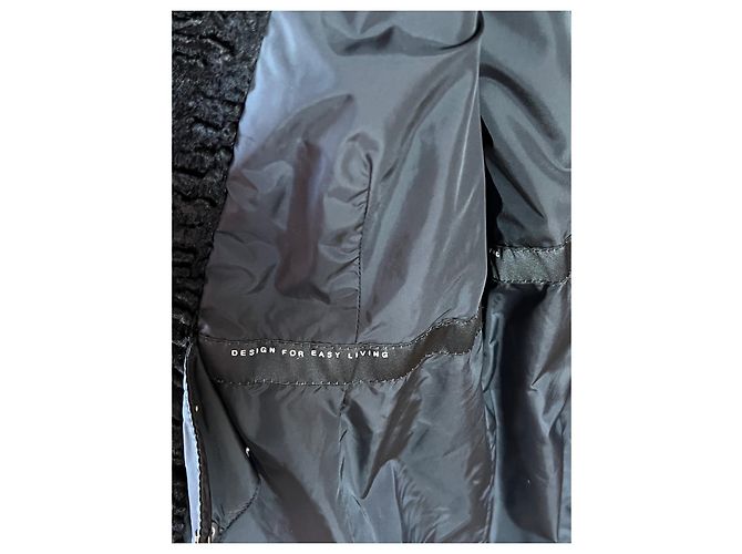 Abrigo Max Mara Negro Estilo Astracán con Cuello de Zorro - vista 4