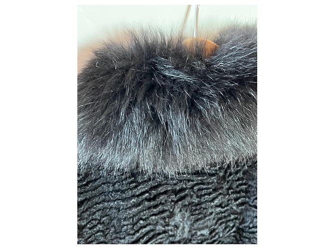Abrigo Max Mara Negro Estilo Astracán con Cuello de Zorro - vista 6