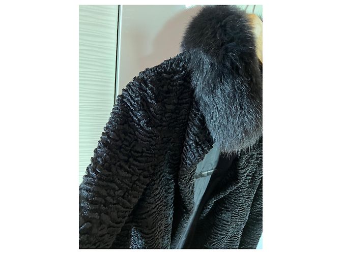 Abrigo Max Mara Negro Estilo Astracán con Cuello de Zorro - vista 8