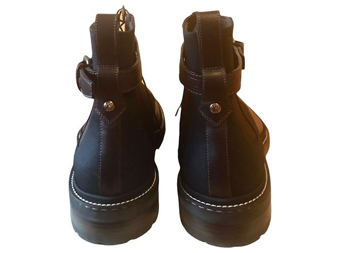 Louis Vuitton Boots Cognac - view 5