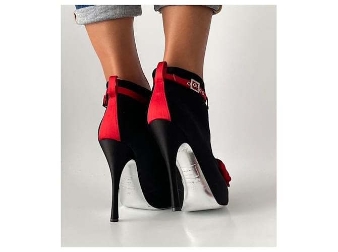 Dsquared2 stivaletti con fiocco rosso Nero - vista 2
