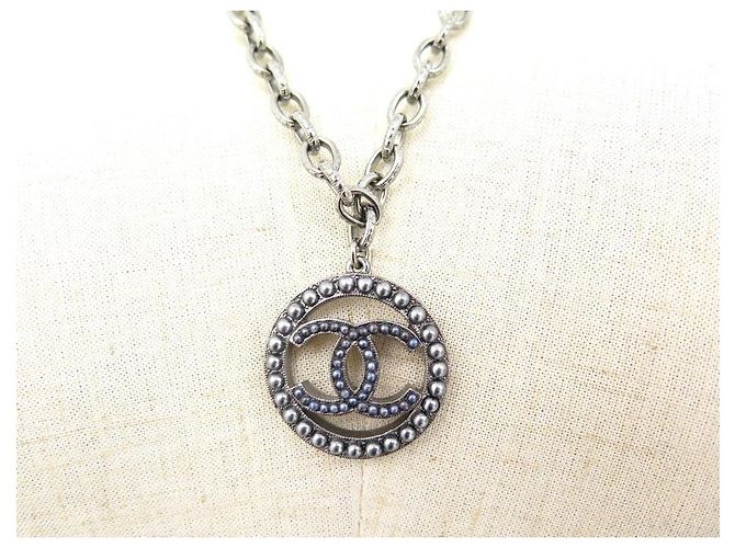 NUOVA COLLANA CHANEL LOGO CC 63 PENDENTE PERLINE IN METALLO ARGENTO E COLLANA DI CM - vista 2