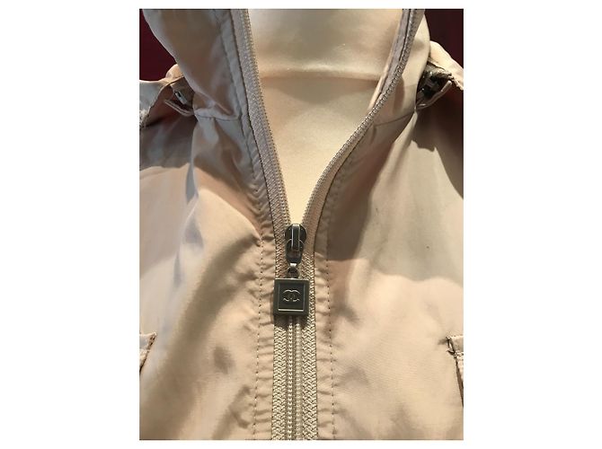 Giacca con cappuccio Chanel in nylon beige e nera Nero - vista 10