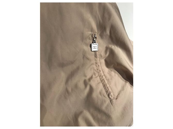 Giacca con cappuccio Chanel in nylon beige e nera Nero - vista 19