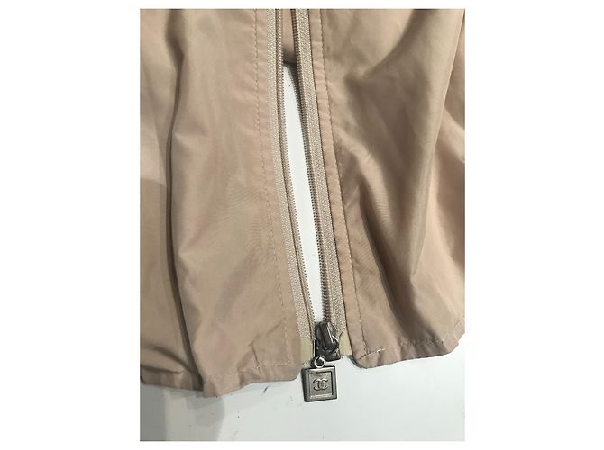 Giacca con cappuccio Chanel in nylon beige e nera Nero - vista 20