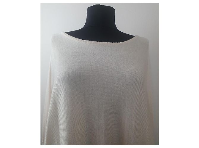 Autre Marque Cathrine Hammel Oversize Poncho aus Merinowolle Beige - Ansicht 3