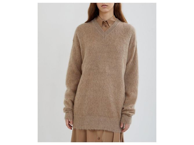 Suéter extragrande de mohair cepillado con cuello en V de Joseph - vista 2