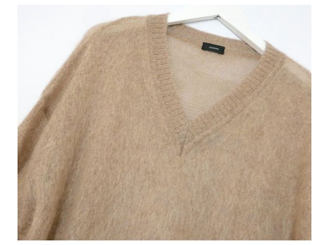 Suéter extragrande de mohair cepillado con cuello en V de Joseph - vista 3