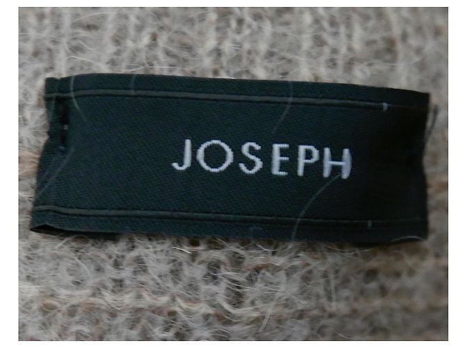 Suéter extragrande de mohair cepillado con cuello en V de Joseph - vista 6