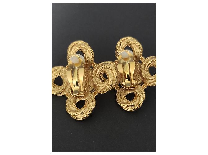 Orecchini Yves Saint Laurent Metallo Dorato Cabochon Bianco Perlato D'oro - vista 4