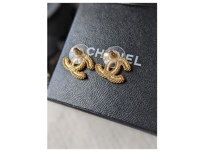 Chanel CC 12Orecchini con logo P giallo opaco tono dorato D'oro - vista 5